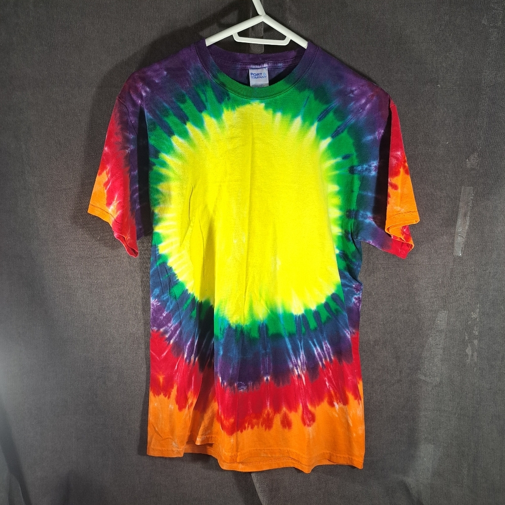 Hand Crafted Sunburst Rainbow Tie Dye Graphic Tee NWOT M